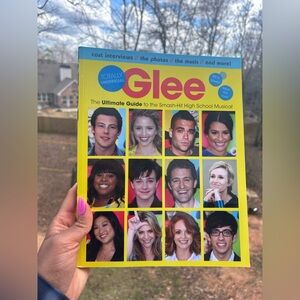Glee Fan Guide Book Magazine